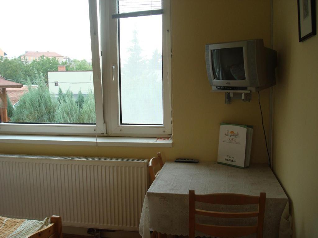 Vincze Vendégház Apartman Eger Szoba fotó